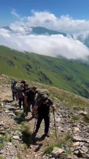 Никол Пашинян поднялся на гору Хуступ
