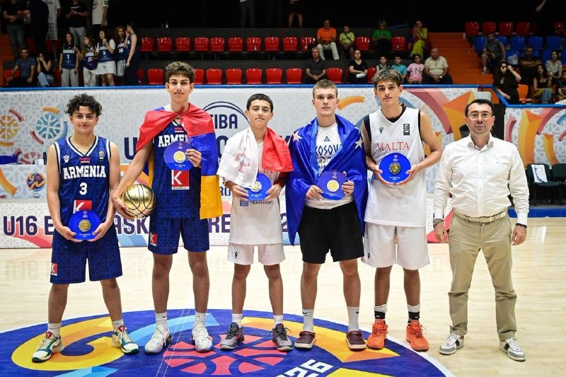 Два баскетболиста сборной Армении U16 вошли в символическую пятерку дивизиона С